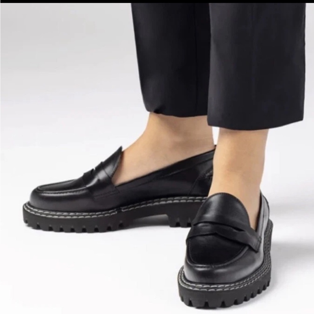 Chic Jon Josef Black Leather Loafers size 38